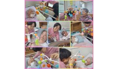 모빌 보면서 소통.jpg